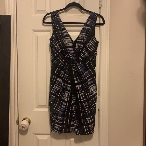 Size 2, abstract printed dress, Banana Republic - Picture 8 of 8